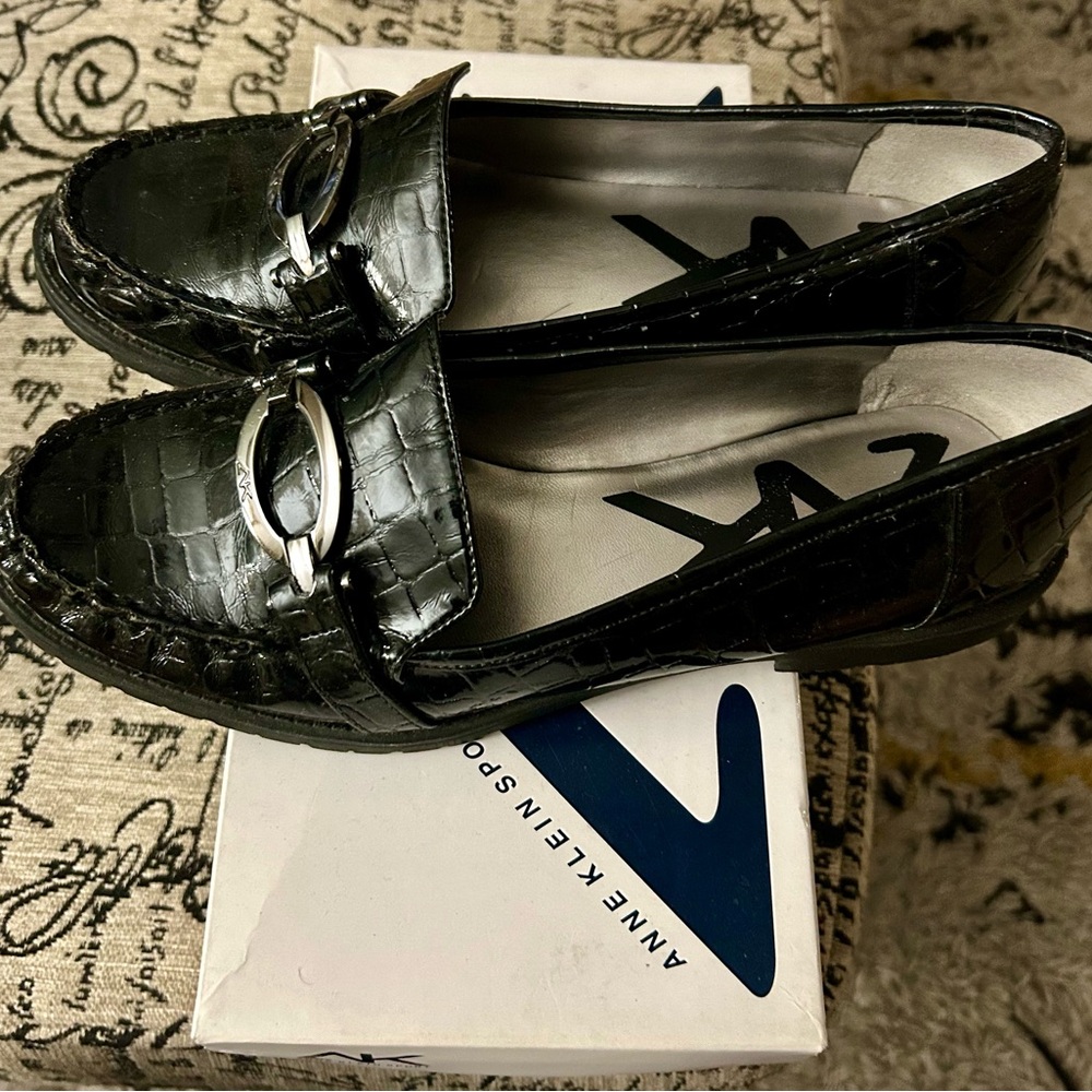 Anne Klein Women's Black Loafers